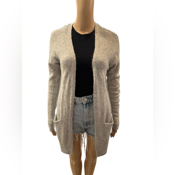 Cozy oversized Aritzia sweater 🍁 - Picture 3 of 7